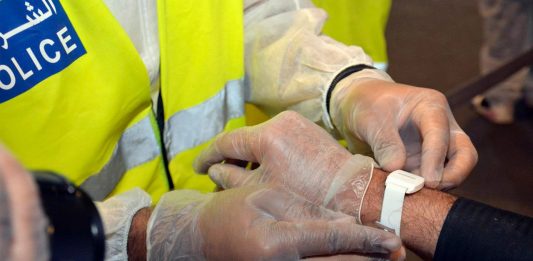 Koronavirüs Testi Pozitif Çıkanlar Elektronik Bileklik İle Takip Edilebilecek