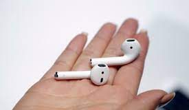 Kablosuz Kulaklıkları Temizleyen Bir Cihaz Tasarlandı