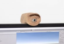 Göz Şeklinde Ve Göz Kırpabilen Web Kamerası Tasarlandı