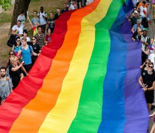 Amazon, Birleşik Arap Emirlikleri’ndeki LGBT Ürünlerinin Satışlarını Kısıtladı LGBT birleşik arap emirlikleri